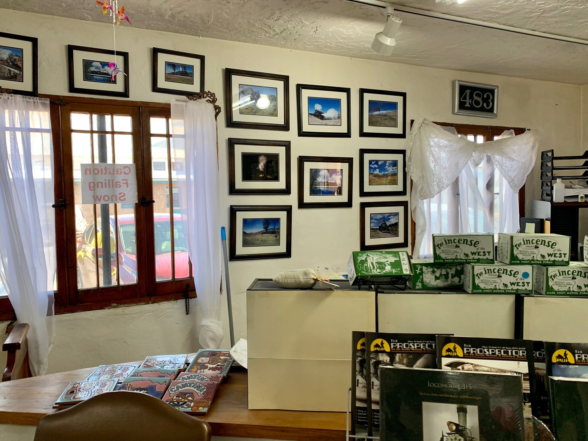 The Hotel & Shops-官方