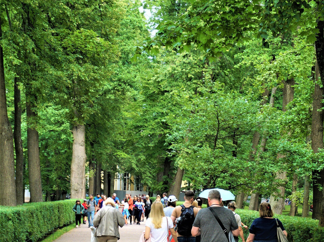 Park And Gardens of Peterhof景点图片