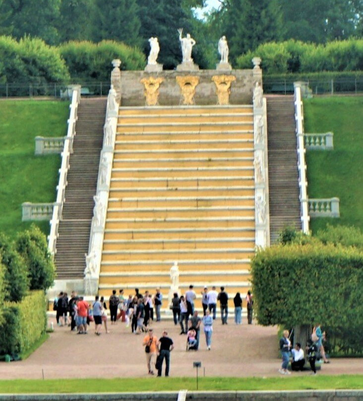 Park And Gardens of Peterhof景点图片