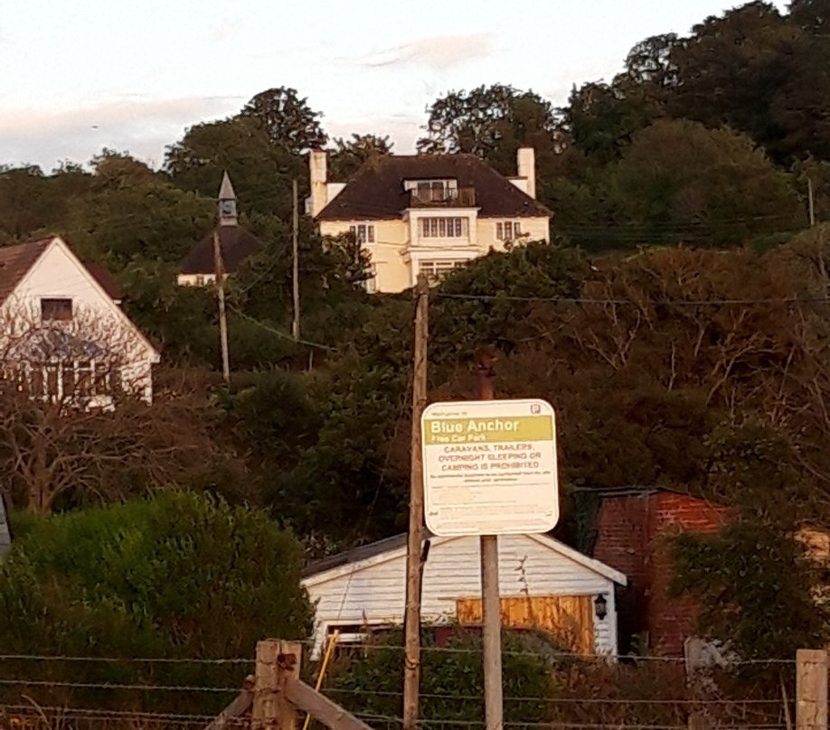 Huntingball Lodge