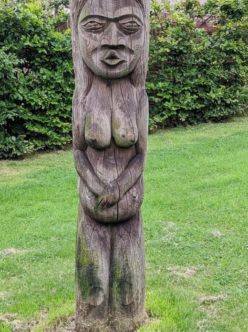 Kelty Totem Pole-Kelty必去景点