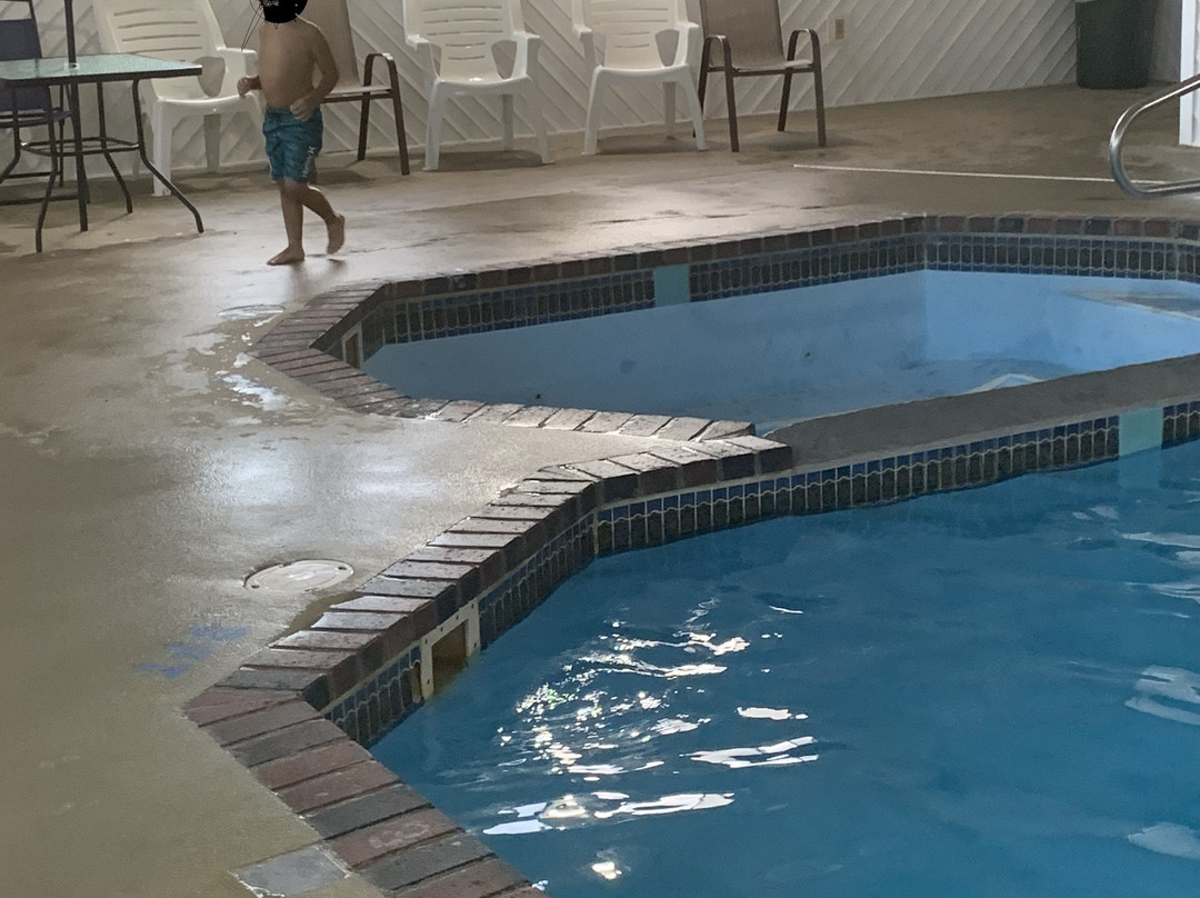 Super 8 by Wyndham Escanaba主图