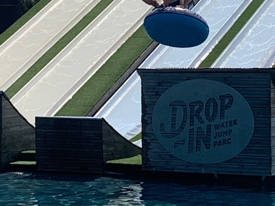 Drop-in Water Jump Park景点图片