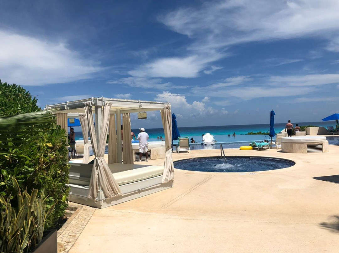 坎昆水上生活酒店主图