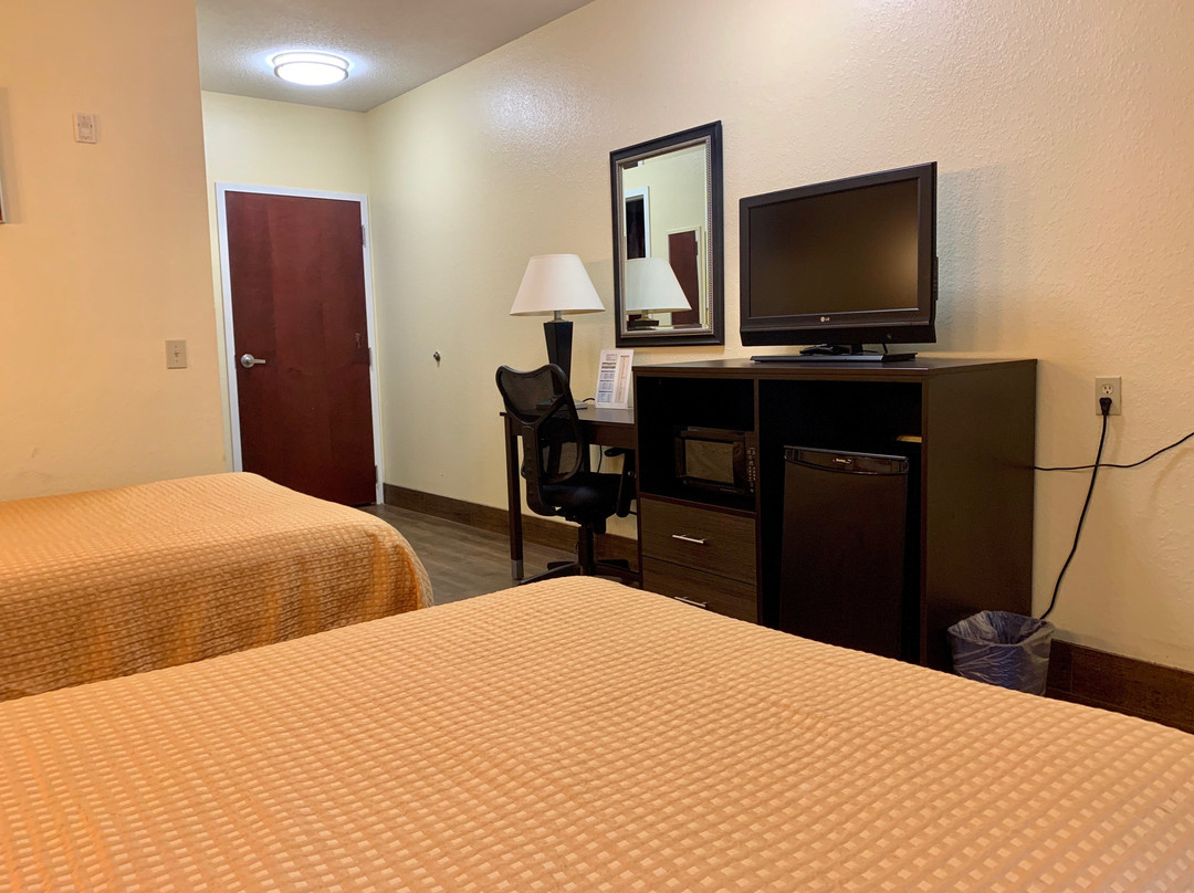 Executive Inn & Suites主图