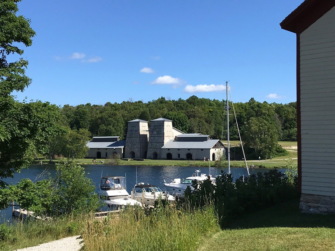 Historical Village Fayette Park-Garden必去景点