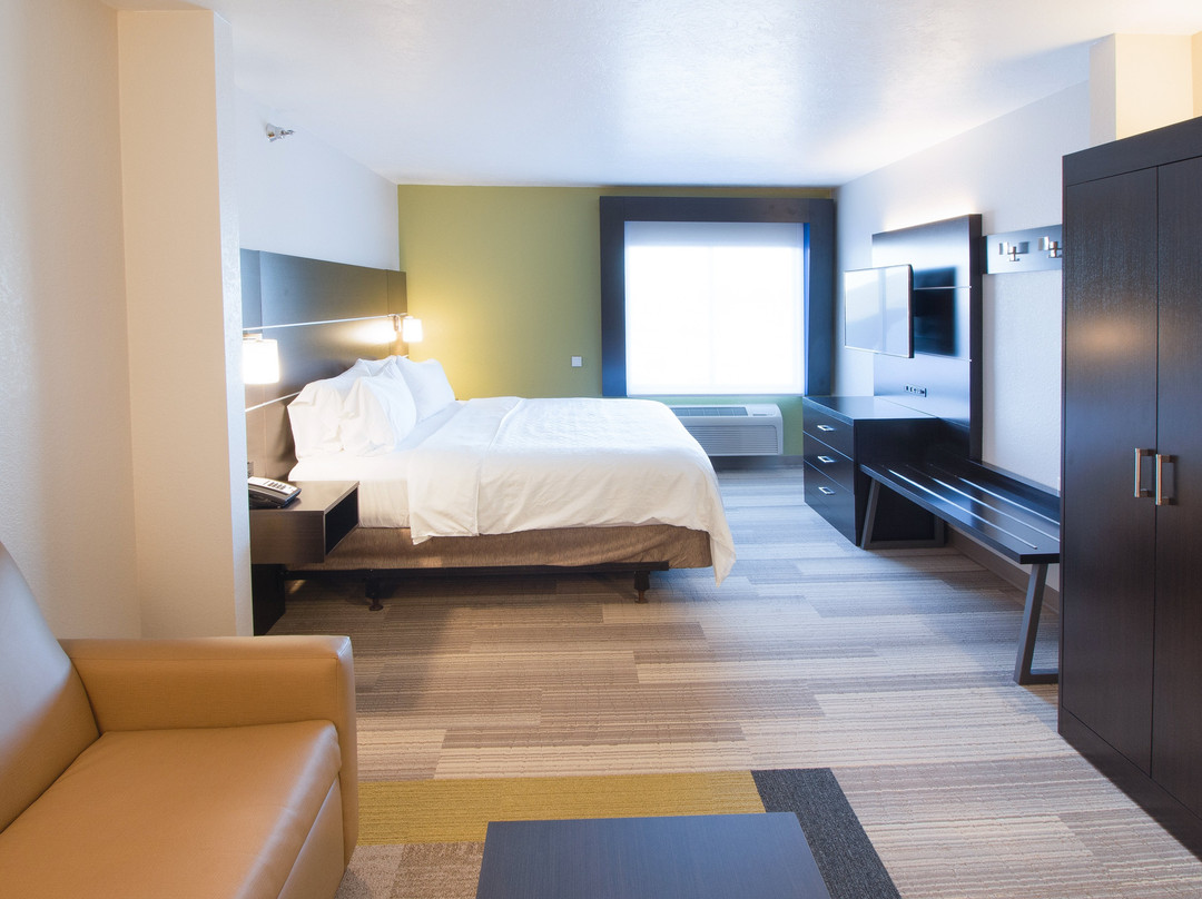 Holiday Inn Express & Suites Worthington by IHG主图