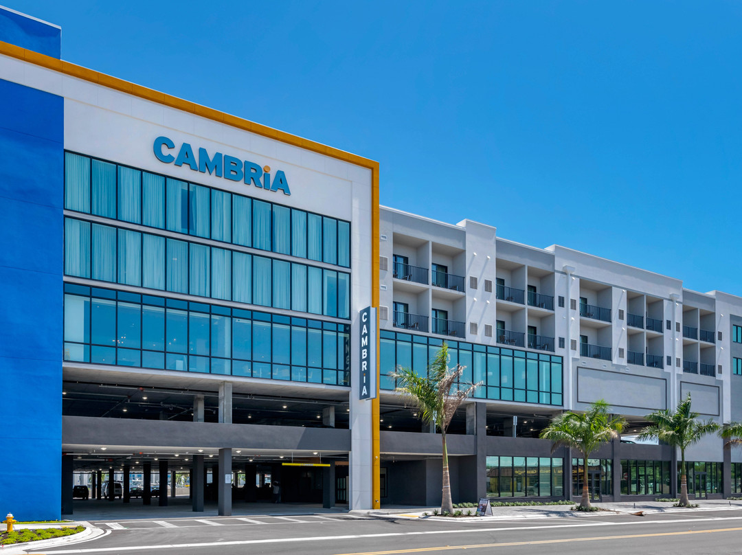 Cambria Hotel St Petersburg-Madeira Beach主图