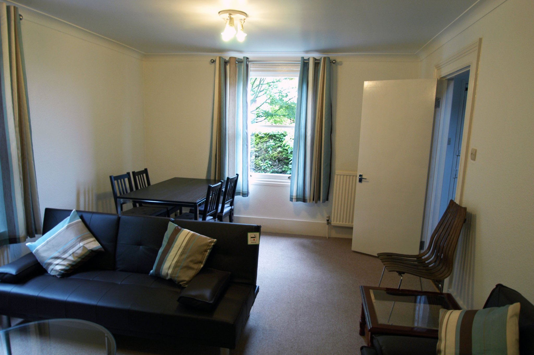 The Lodge Duxford-官方