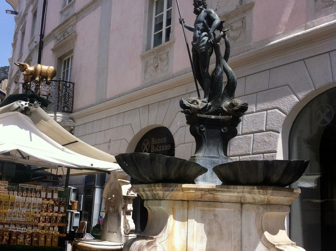 Fontana di Nettuno景点图片