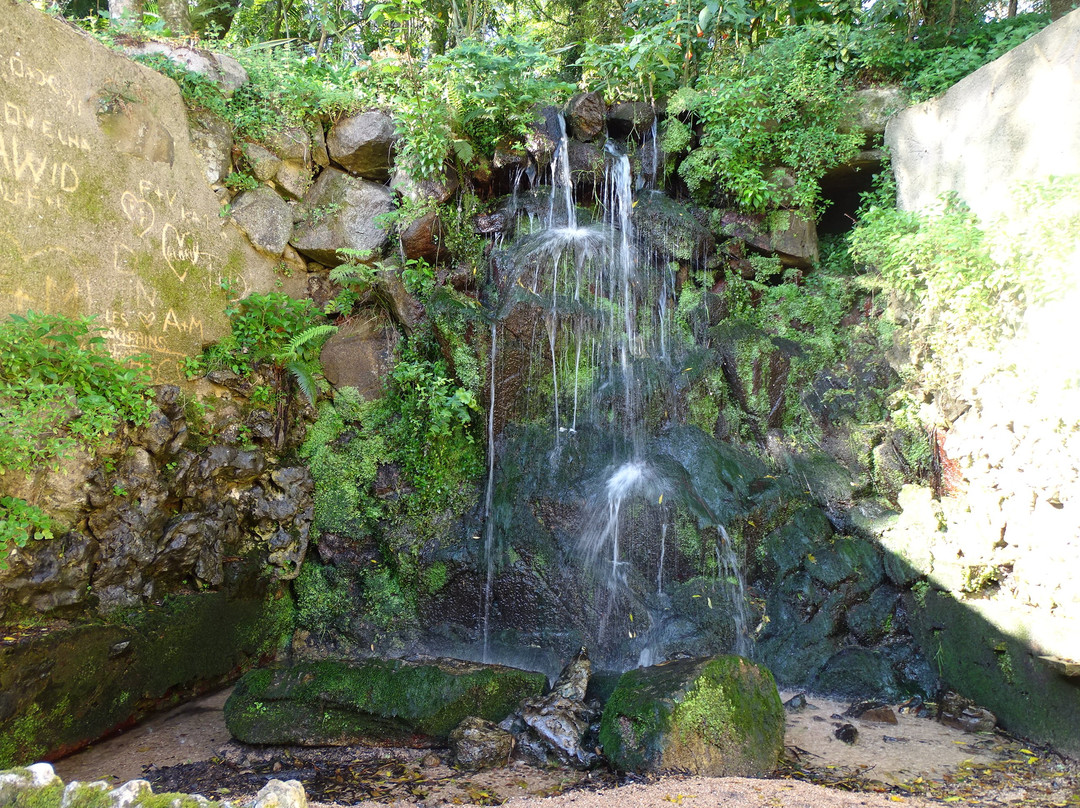 Cascata de Pisoes景点图片
