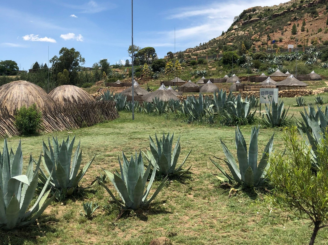 Thaba Bosiu Cultural Village主图