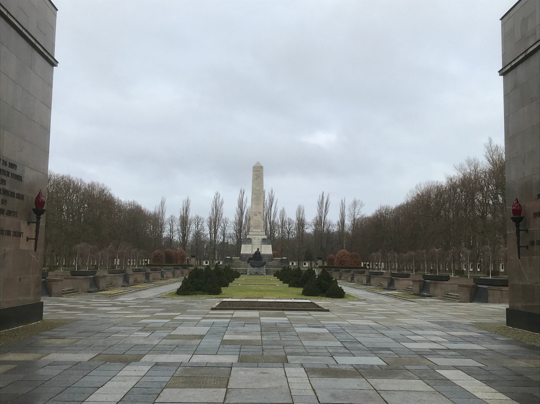 Sowjetisches Ehrenmal Schönholzer Heide-柏林必去景点