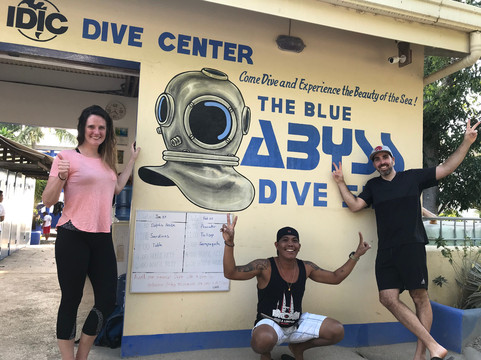 The Blue Abyss Dive Shop-莫阿尔博阿尔必去景点