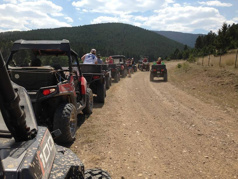 Three Bears Motel Of Lincoln, Mt & Tipis主图