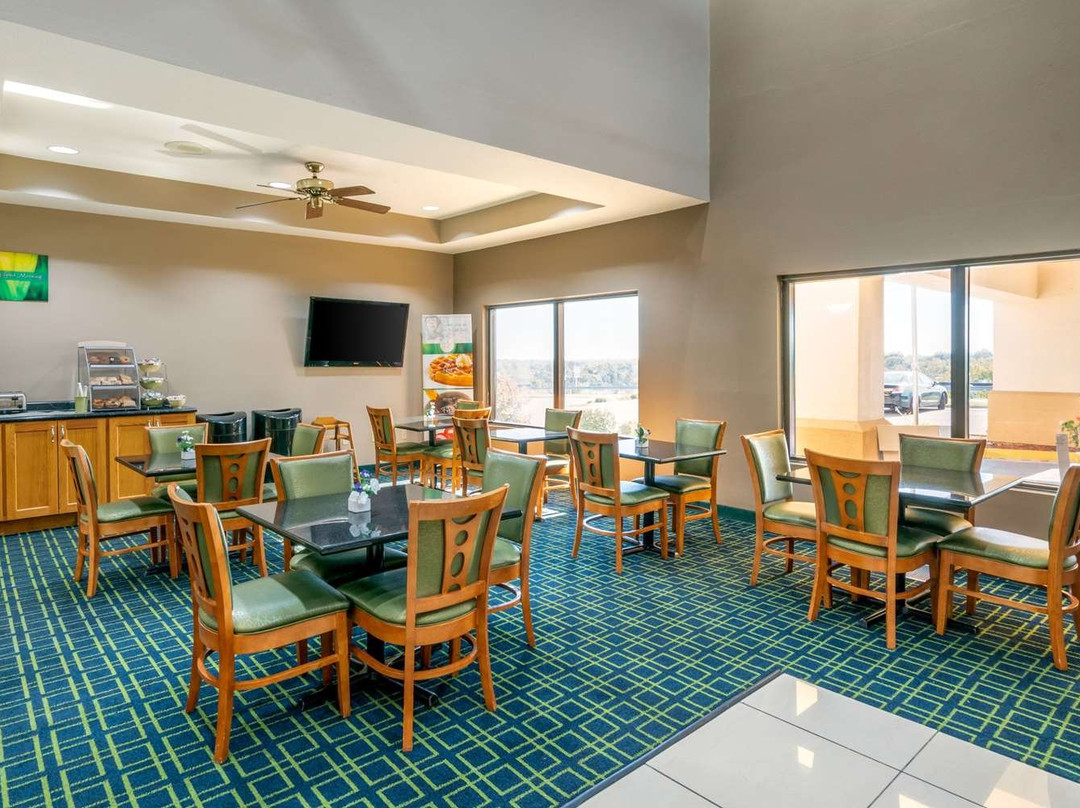 杰斐逊城快捷假日酒店主图