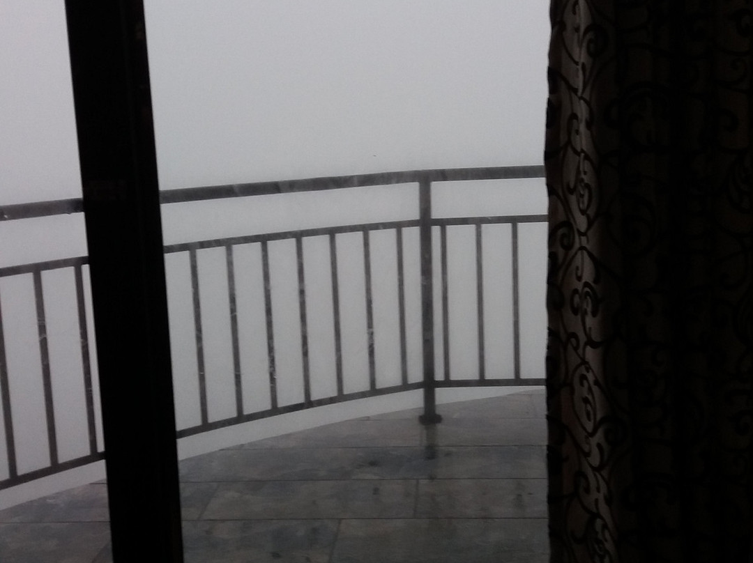 休闲山景假日酒店主图