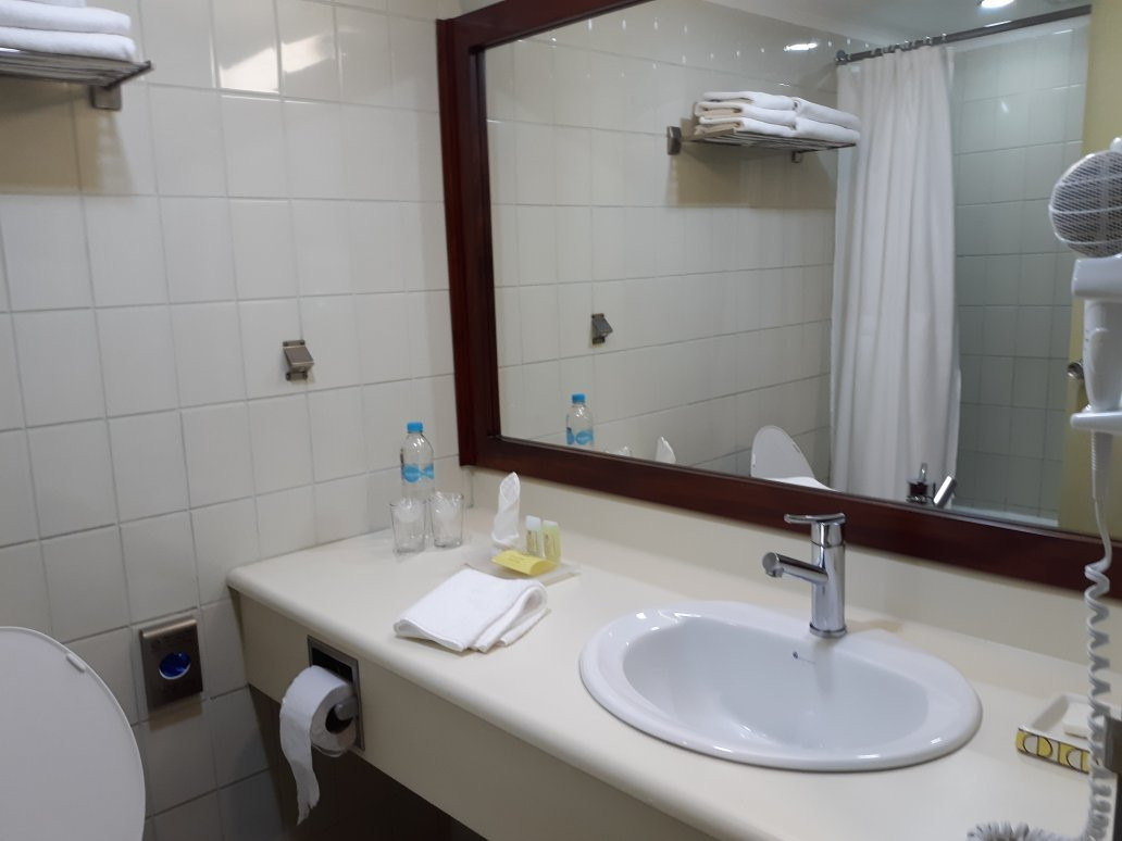 Continental Hotel主图