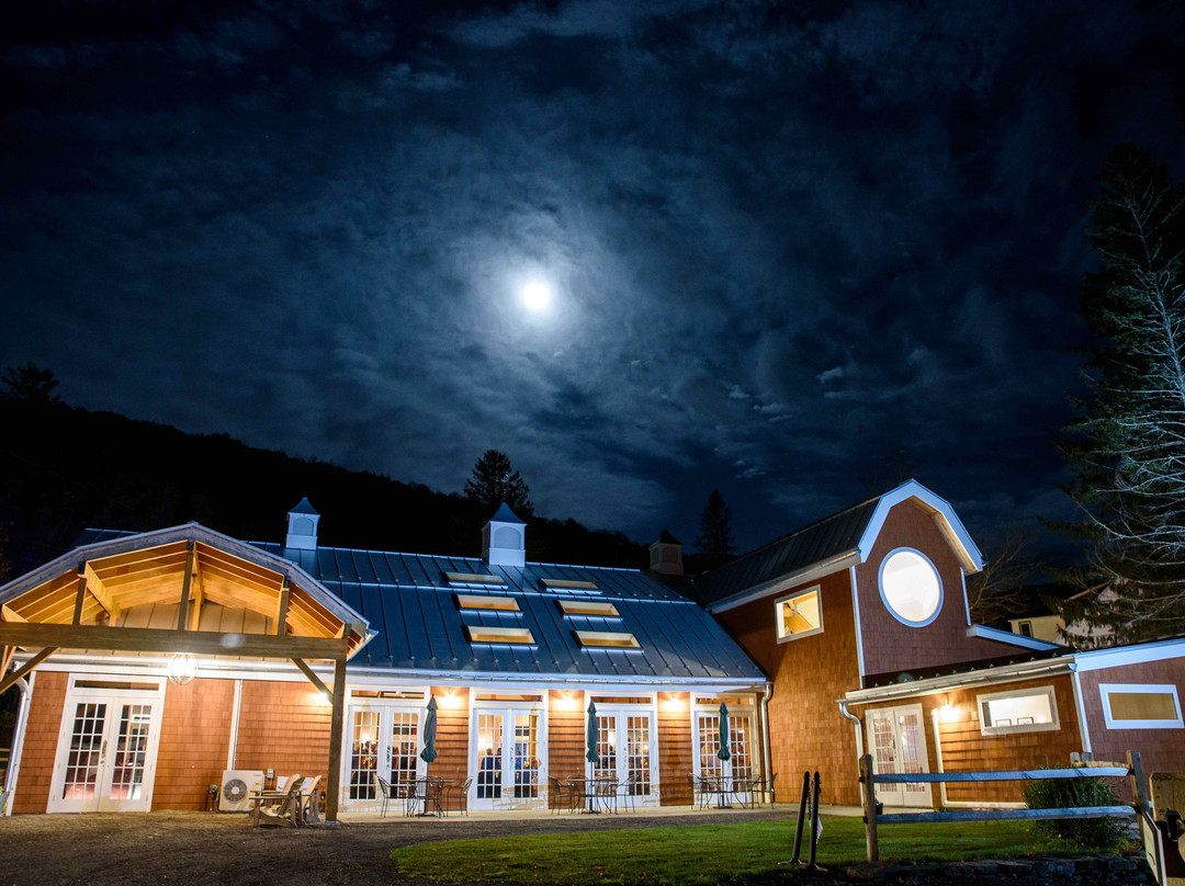 Full Moon Resort主图