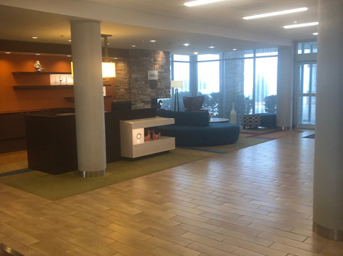 普莱森顿万枫酒店及套房主图