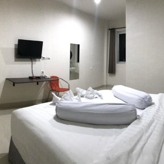 Victory Hotel Ruteng主图