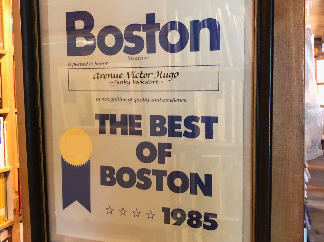 Avenue Victor Hugo Books-Lee必去景点