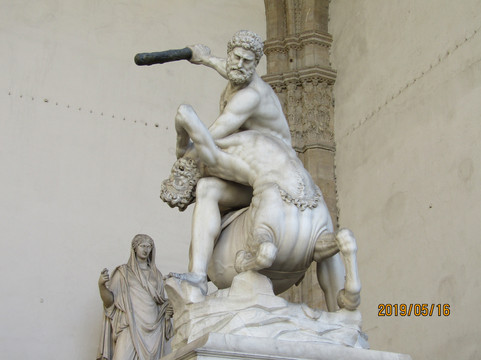 Ercole e il Centauro Nesso-佛罗伦萨必去景点