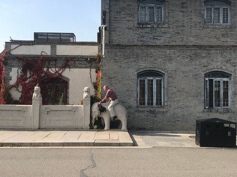 Tour in Shanghai-上海市必去景点