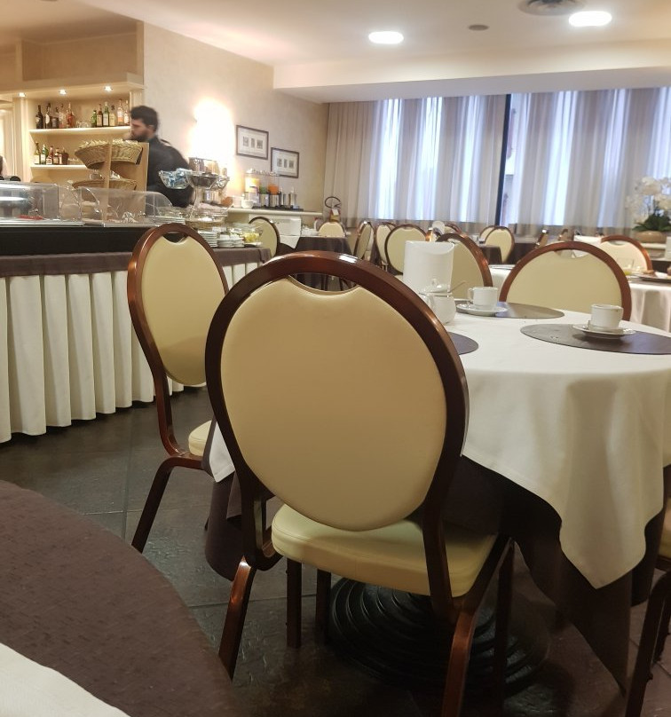 Continental Hotel Brescia主图
