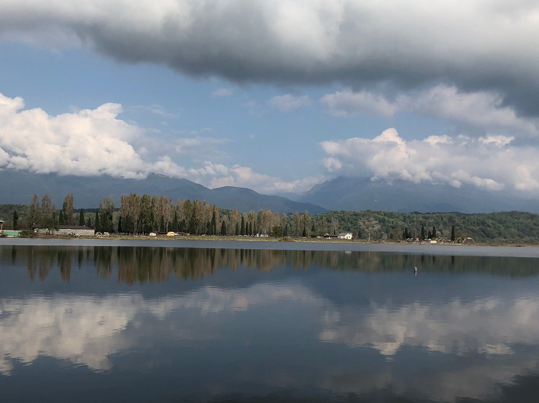 Inkit Lake景点图片