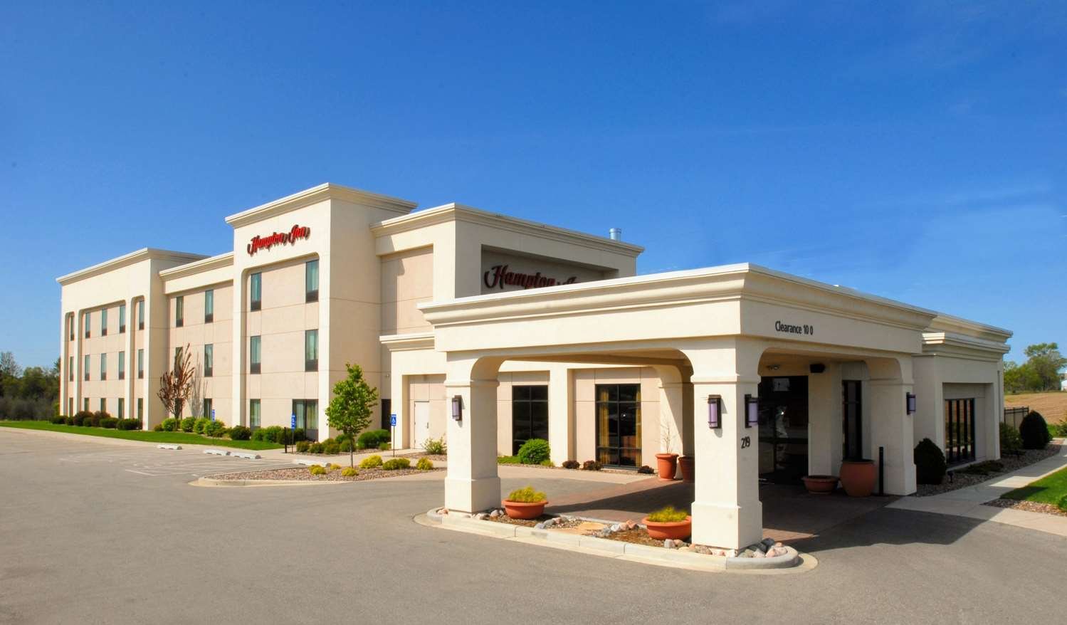 Hampton Inn Tomah-官方
