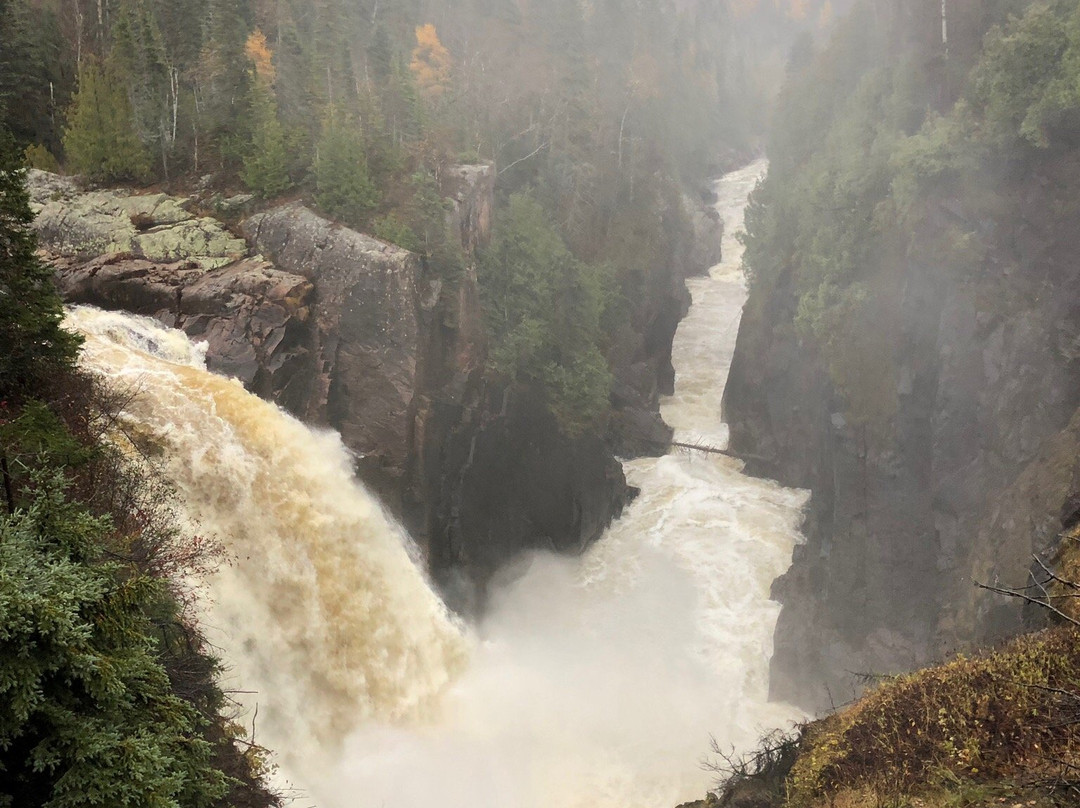 Aguasabon Falls & Gorge-Terrace Bay必去景点