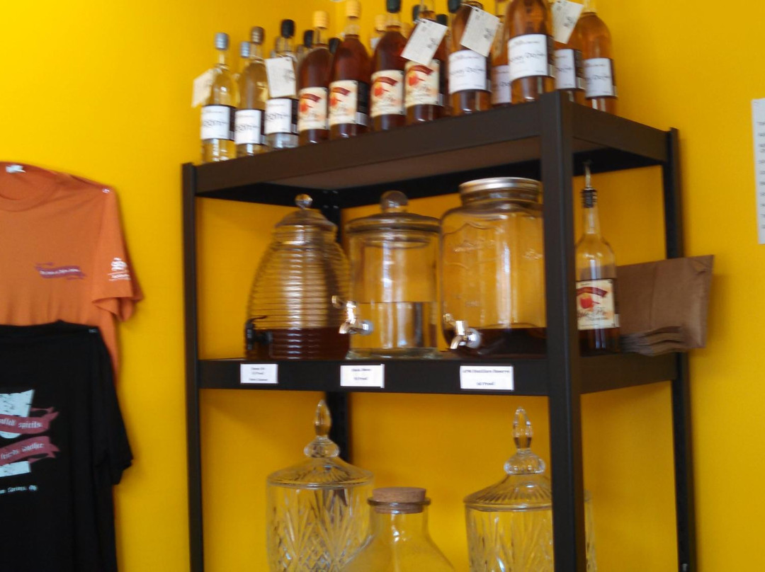 Yellow Springs旅游景点-S and G Artisan Distillery