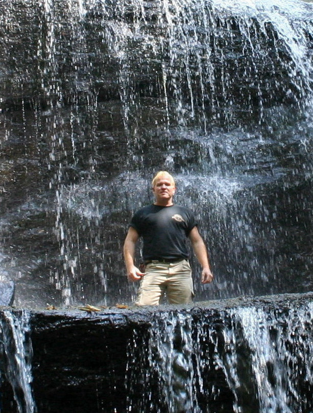 Miller's Land of Waterfall Tours景点图片
