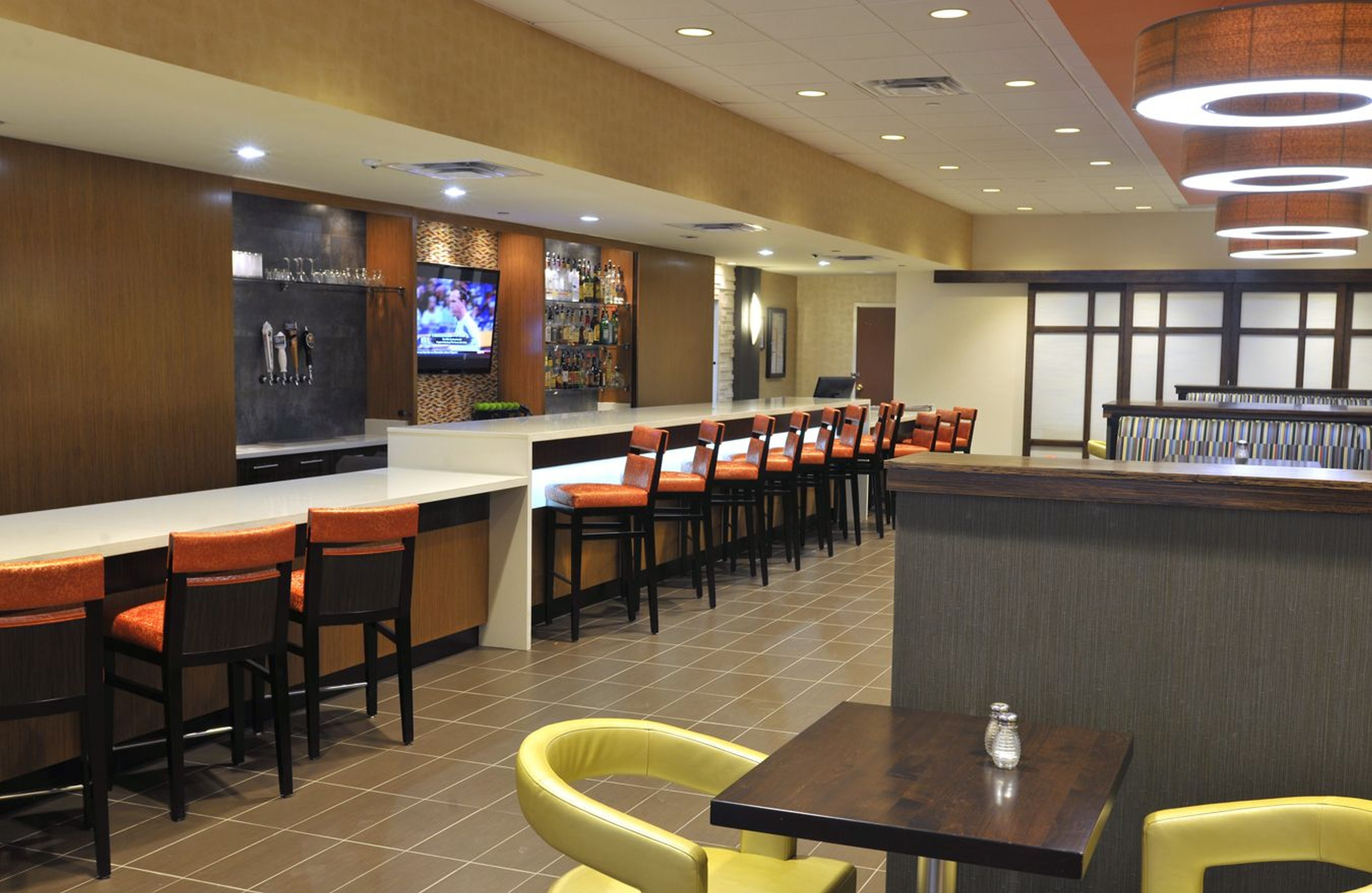 Holiday Inn & Suites Charleston West By IHG-官方