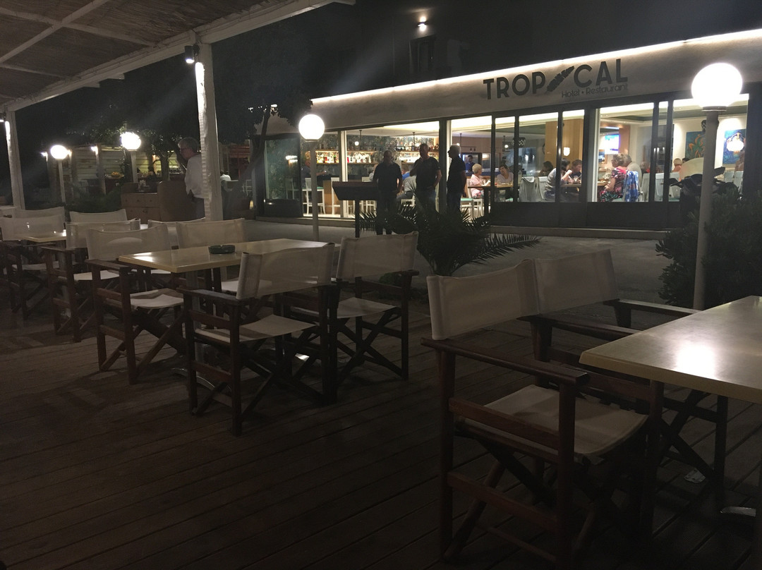 Tropical Hotel主图