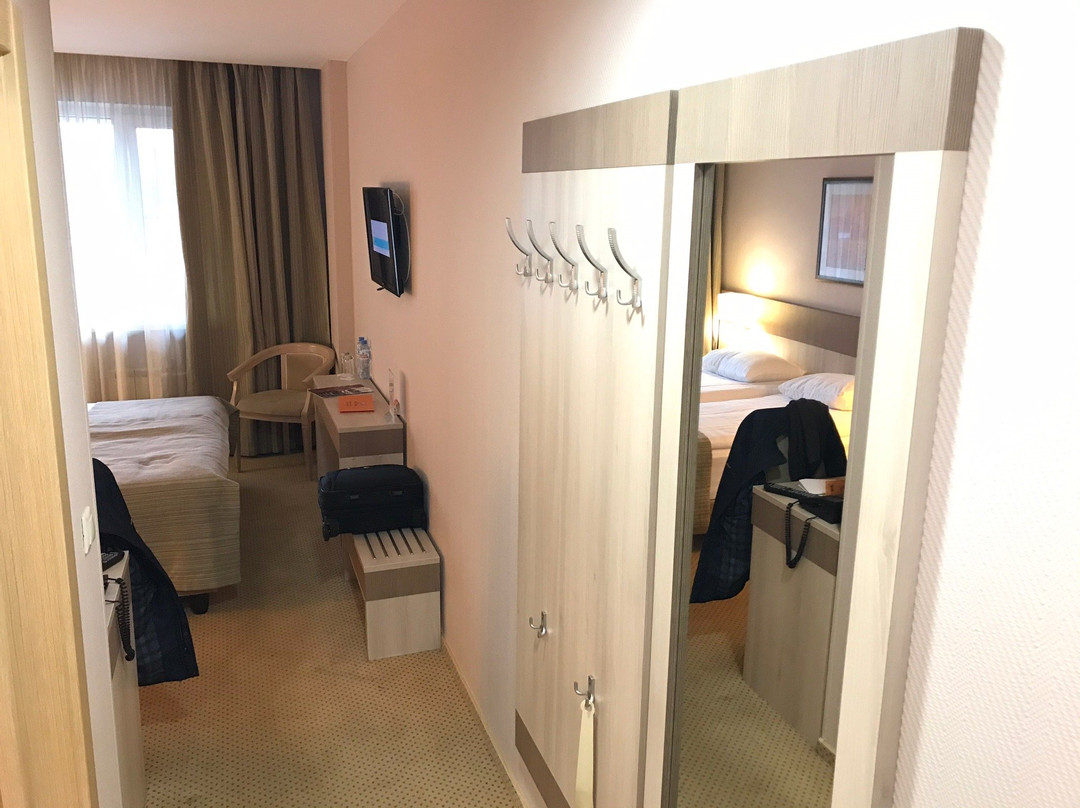 East Gate Hotel主图