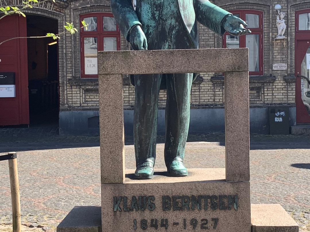 Statue Af Klaus Berntsen