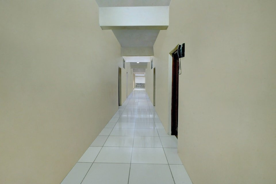 OYO 30636 Hotel Navaratna International主图