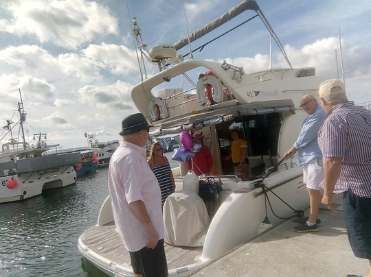 Castaway Charters-普尔必去景点