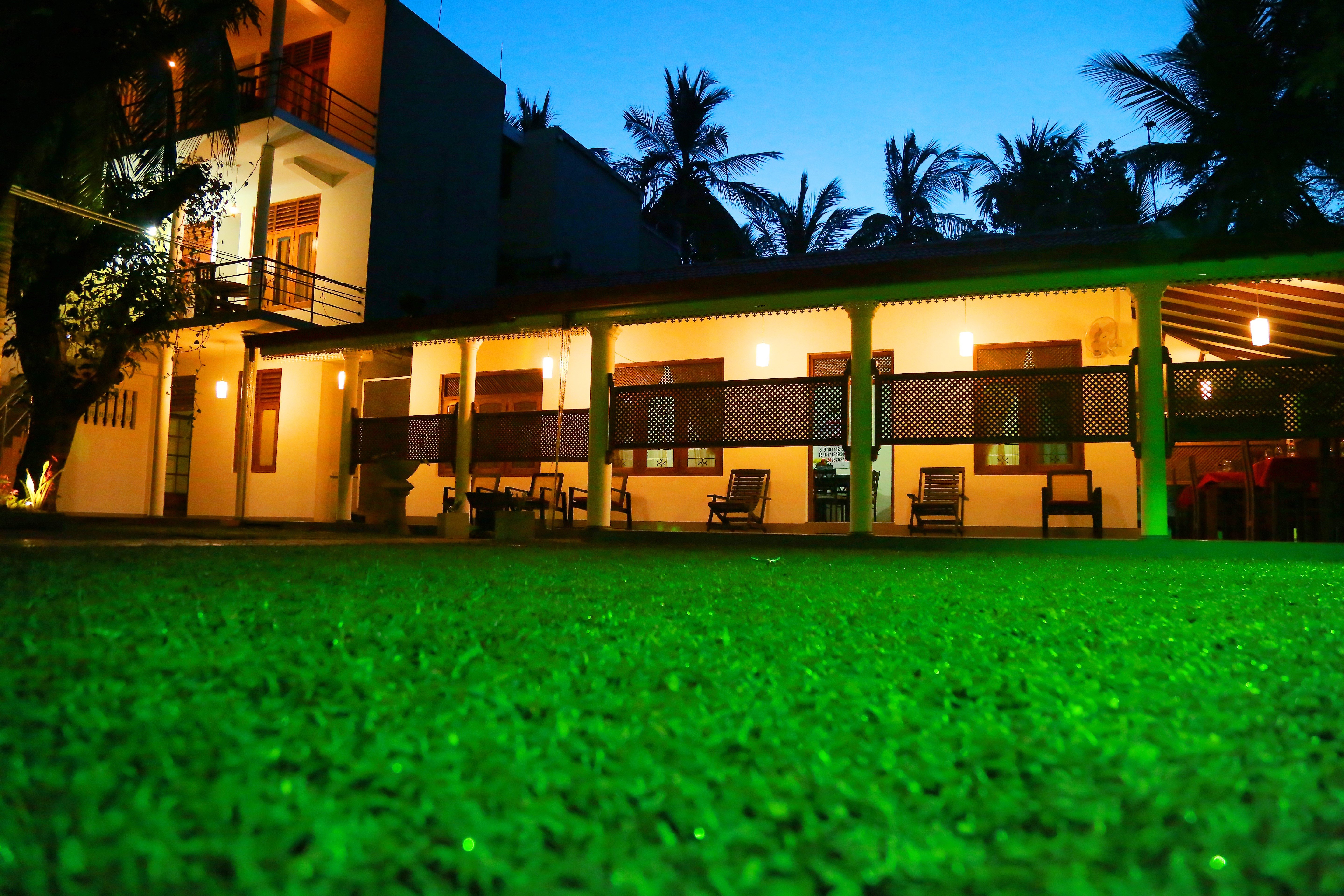 Vishmee Holiday Inn-官方