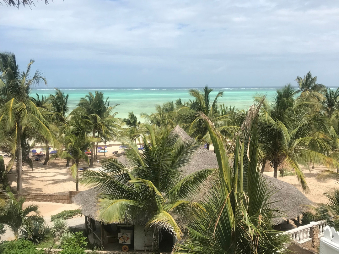 Jacaranda Beach Resort主图