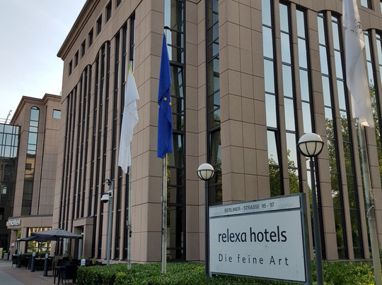 杜塞尔多夫 - 拉廷根瑞拉克萨酒店机场店主图