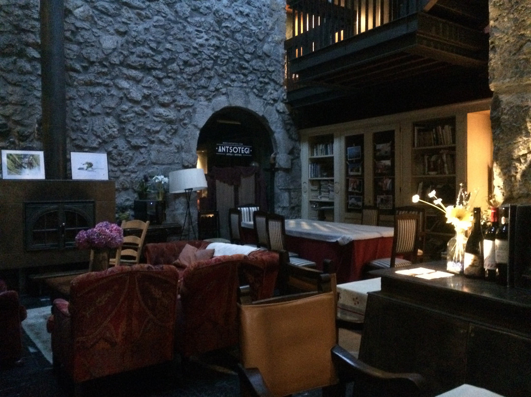 Hotel Antsotegi主图