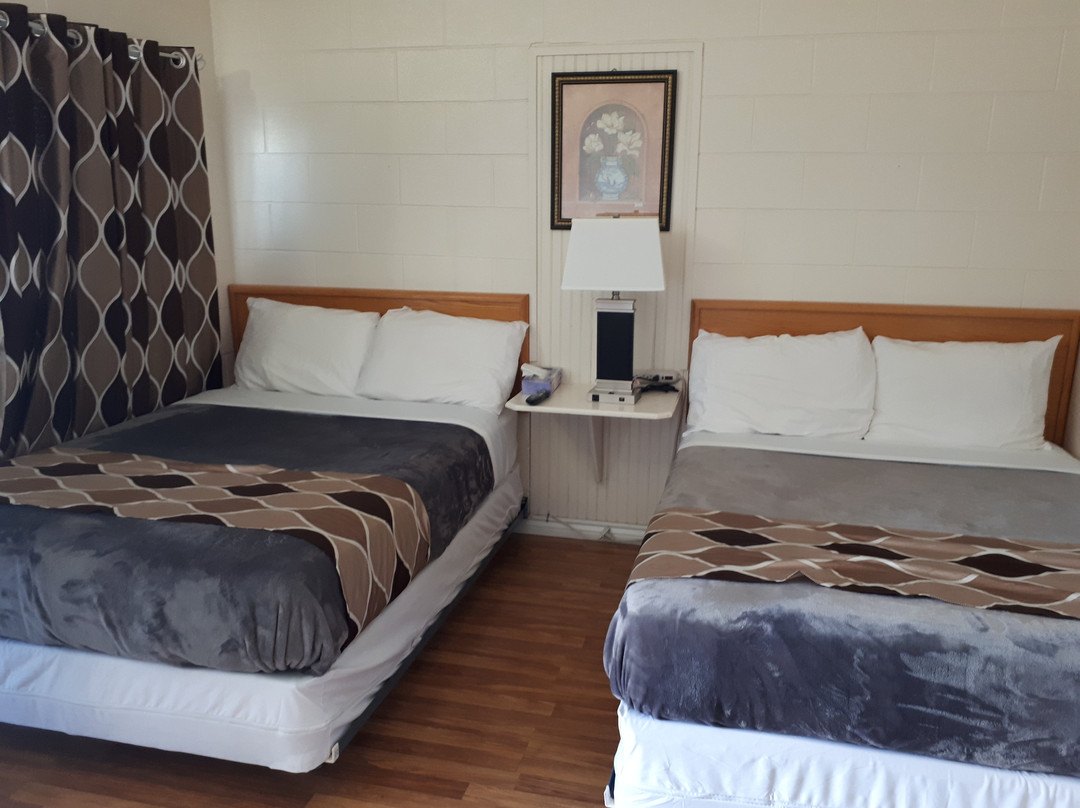 West Castle Motel主图