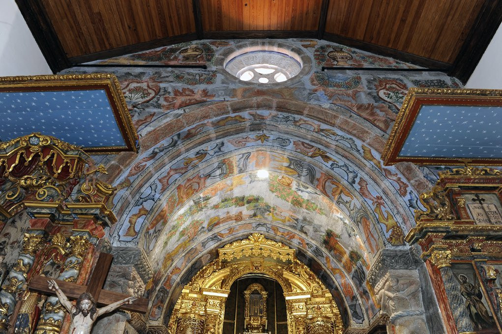 Igreja de Sao Pedro de Abragao景点图片