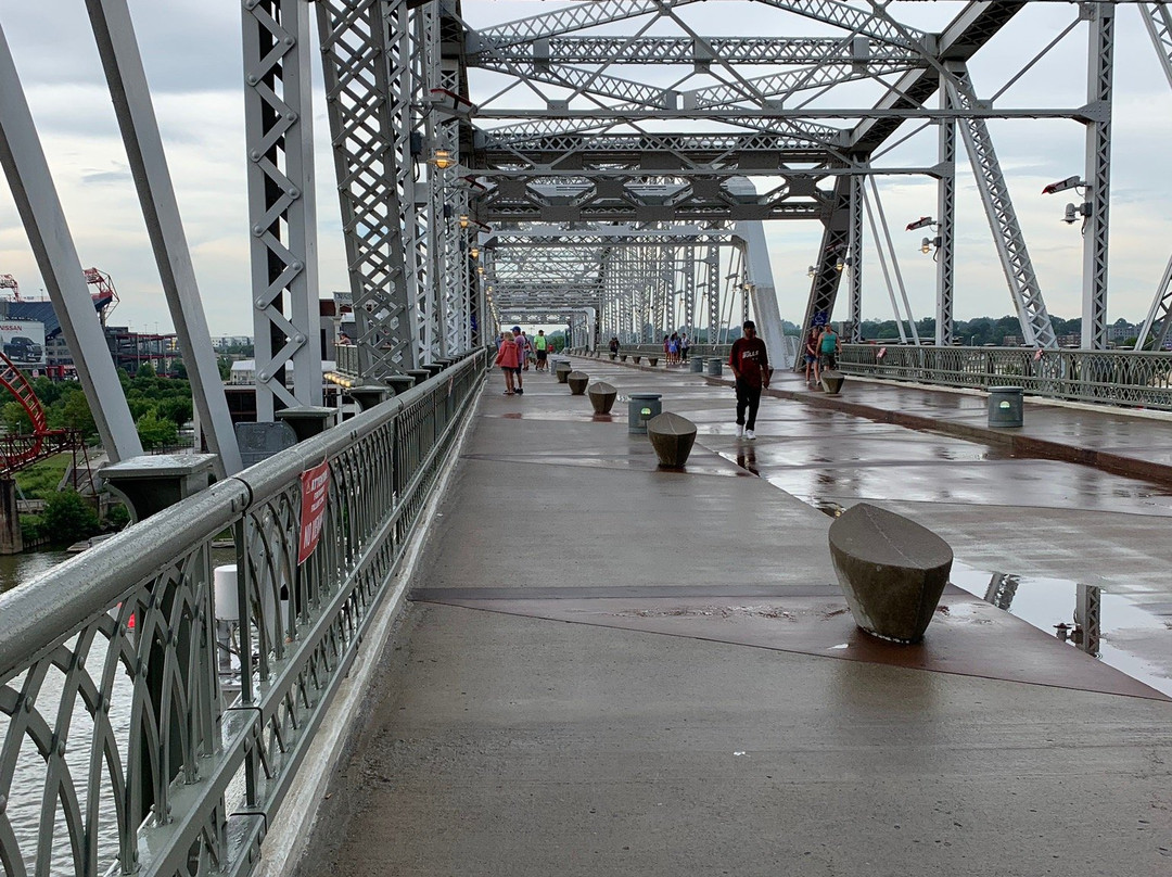 Cumberland River Pedestrian Bridge景点图片