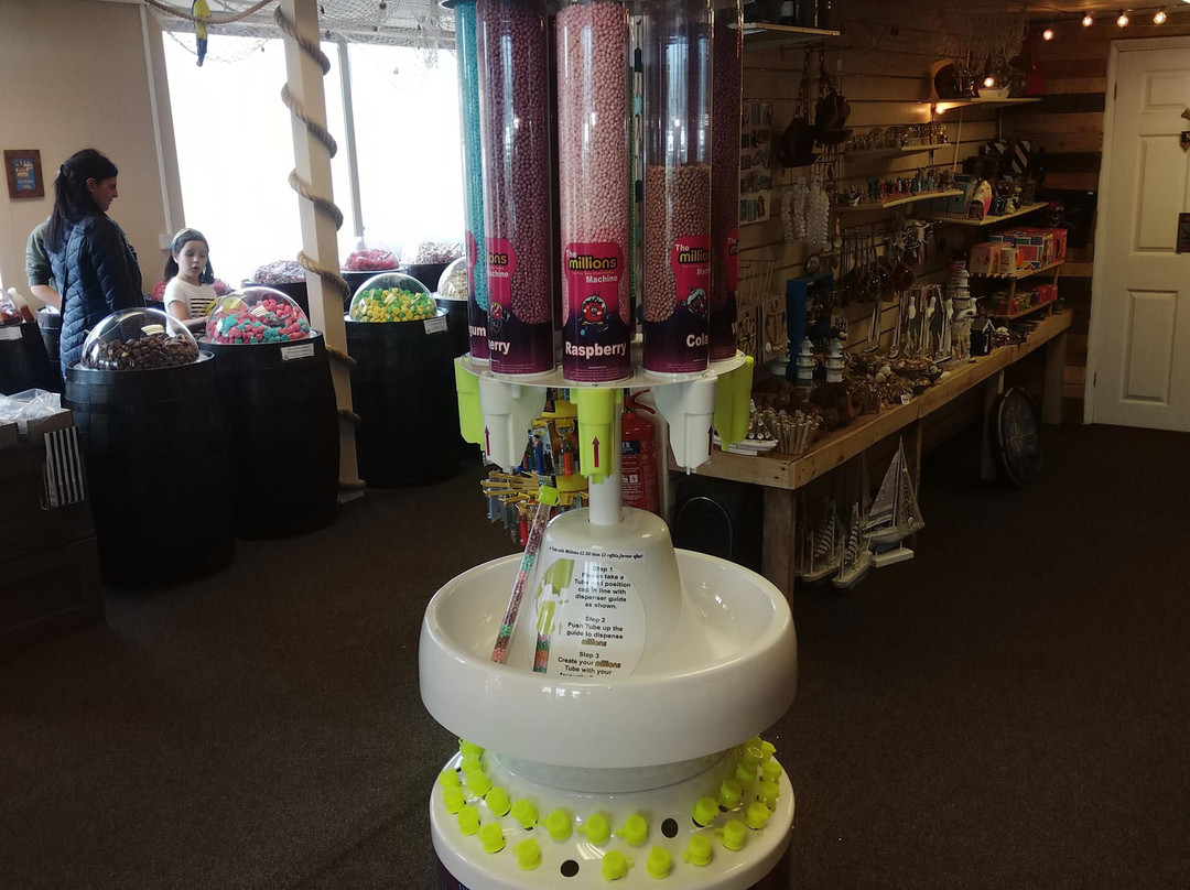 The Candy Cove-Chapel St. Leonards必去景点