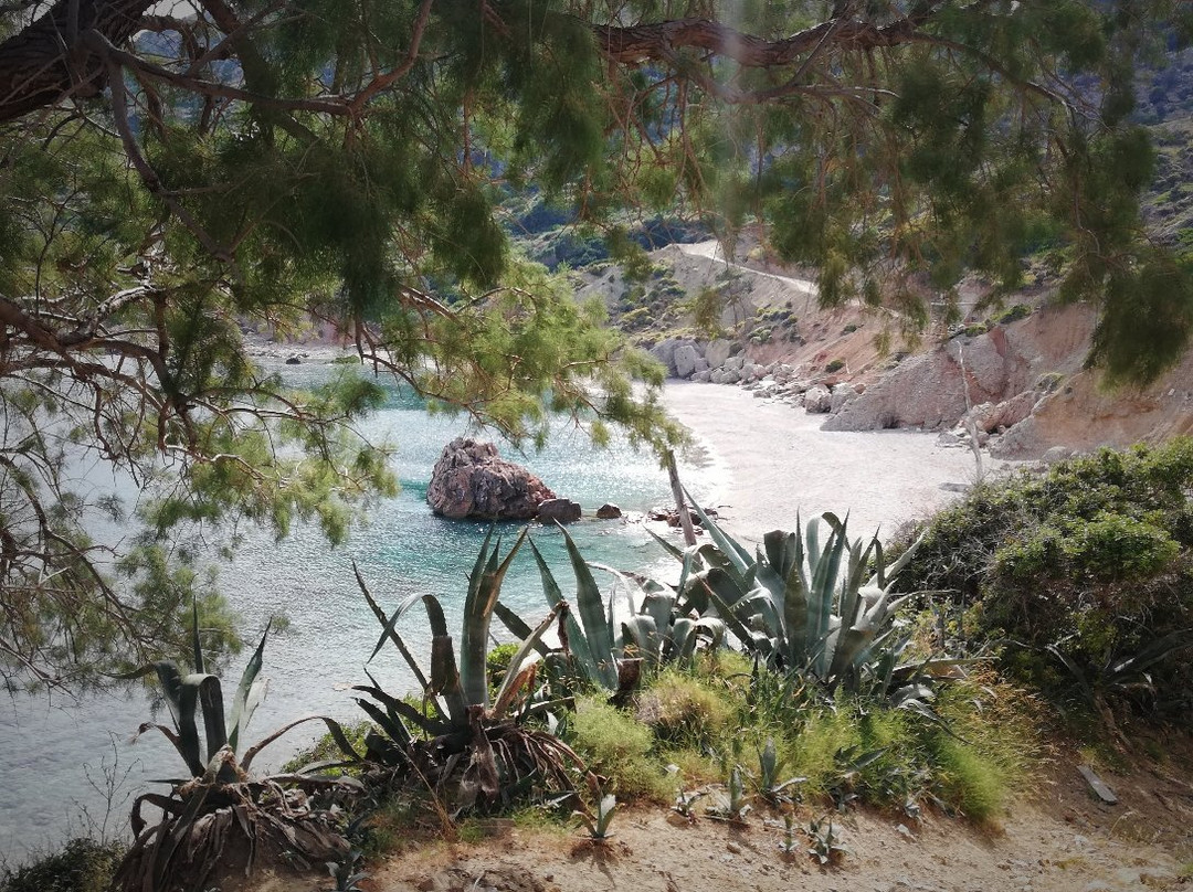 Paralia Nealia-Ikaria必去景点
