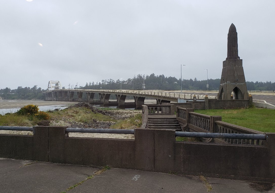 McCullough Memorial Bridge-库斯贝必去景点